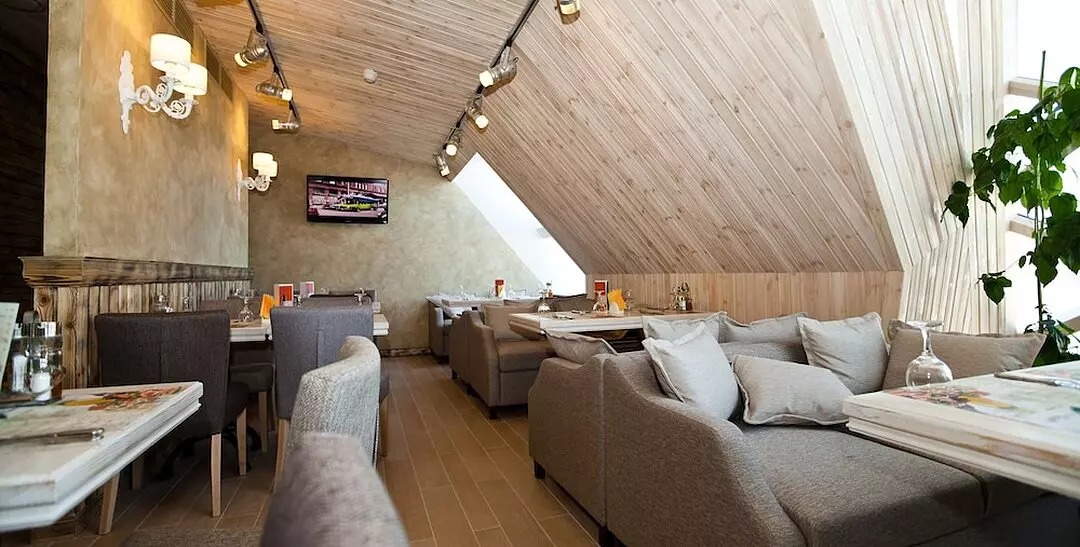 هتل پترو پالاس سنت پترزبورگ